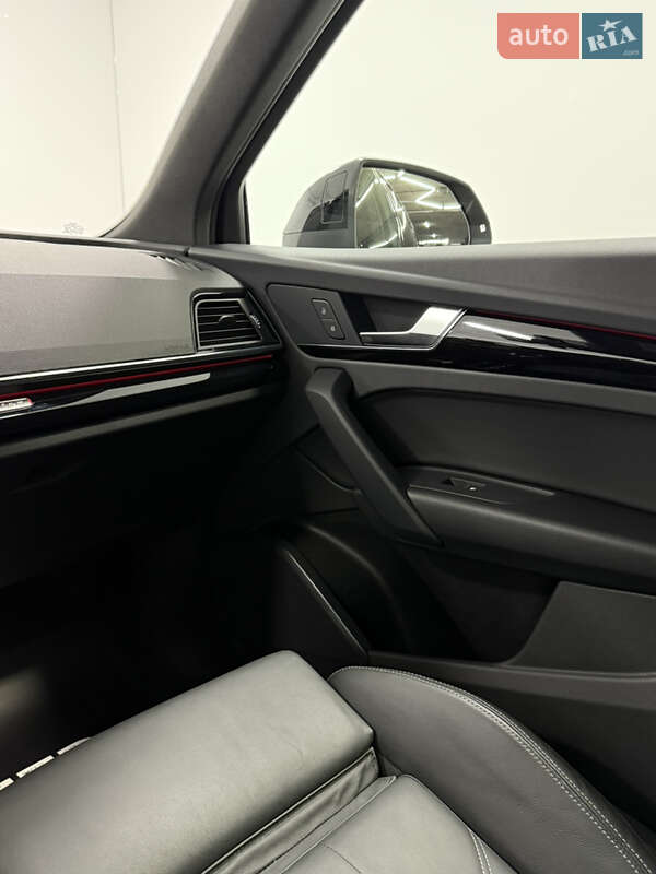 Внедорожник / Кроссовер Audi Q5 2022 в Одессе