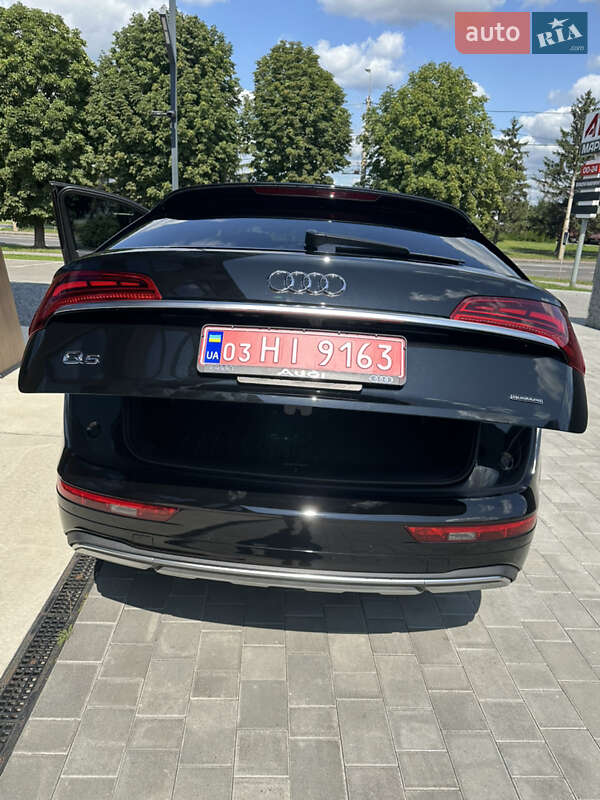 Внедорожник / Кроссовер Audi Q5 2021 в Луцке