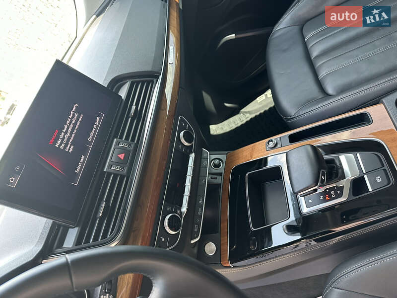 Внедорожник / Кроссовер Audi Q5 2021 в Луцке