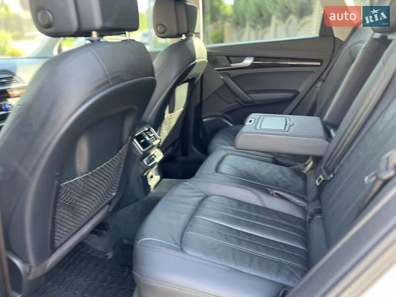 Внедорожник / Кроссовер Audi Q5 2018 в Ровно