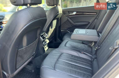 Внедорожник / Кроссовер Audi Q5 2018 в 