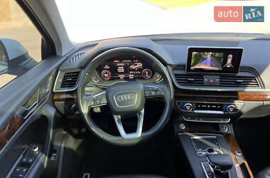 Внедорожник / Кроссовер Audi Q5 2018 в 