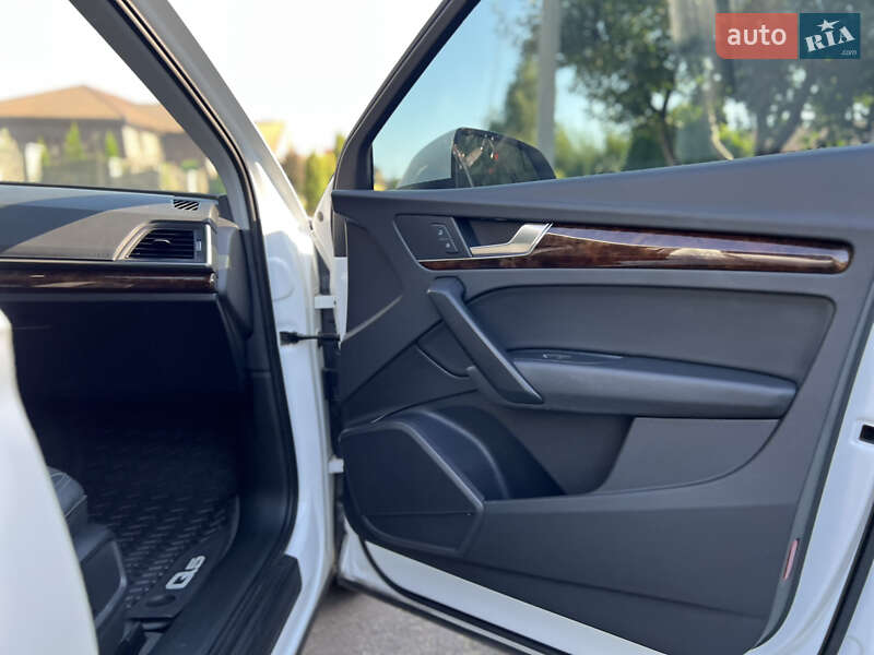 Внедорожник / Кроссовер Audi Q5 2018 в Ровно