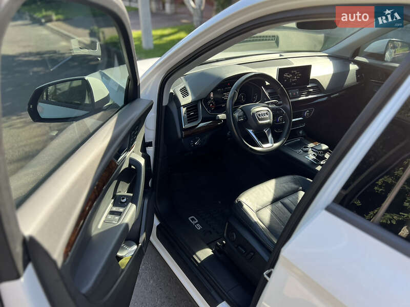 Внедорожник / Кроссовер Audi Q5 2018 в Ровно