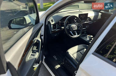 Внедорожник / Кроссовер Audi Q5 2018 в 