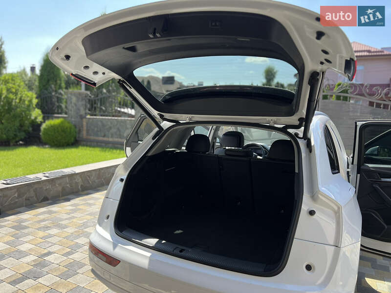 Внедорожник / Кроссовер Audi Q5 2018 в Ровно
