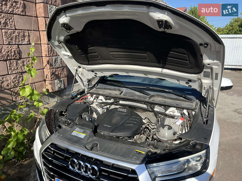 Внедорожник / Кроссовер Audi Q5 2018 в Ровно