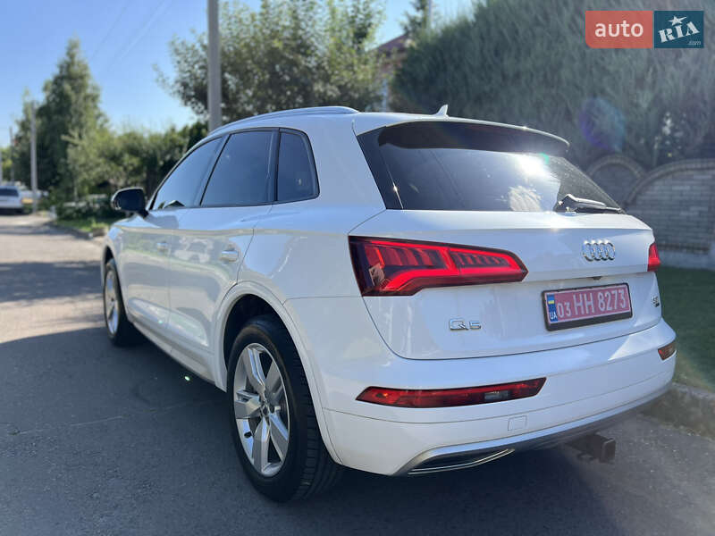 Внедорожник / Кроссовер Audi Q5 2018 в Ровно
