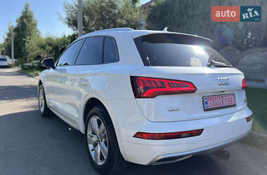 Внедорожник / Кроссовер Audi Q5 2018 в 