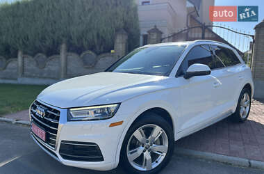 Внедорожник / Кроссовер Audi Q5 2018 в 
