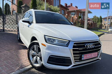 Внедорожник / Кроссовер Audi Q5 2018 в 
