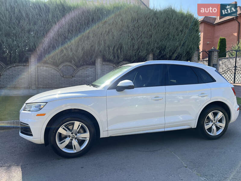 Внедорожник / Кроссовер Audi Q5 2018 в Ровно