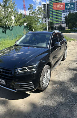 Внедорожник / Кроссовер Audi Q5 2018 в 
