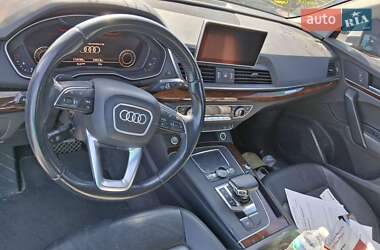 Внедорожник / Кроссовер Audi Q5 2018 в 