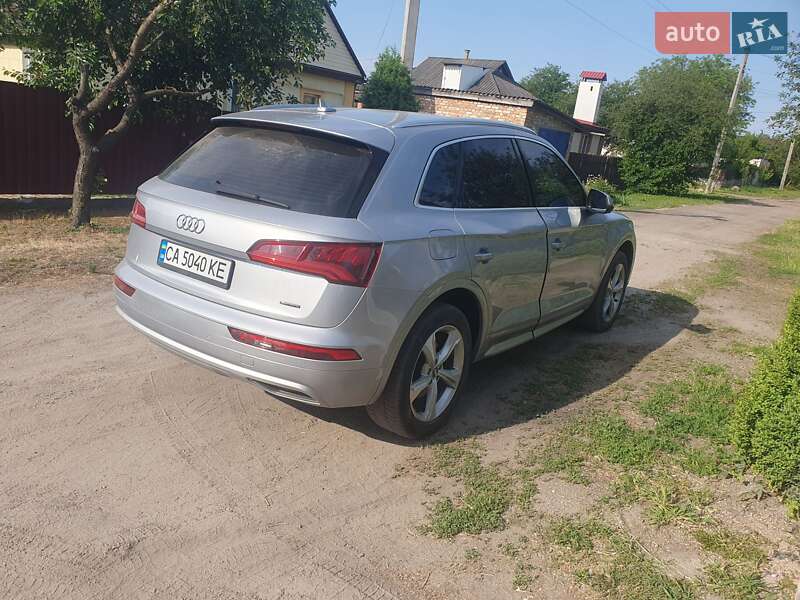 Внедорожник / Кроссовер Audi Q5 2017 в Каменке