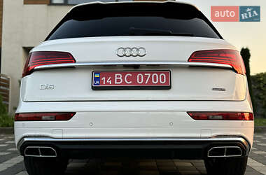 Внедорожник / Кроссовер Audi Q5 2022 в 