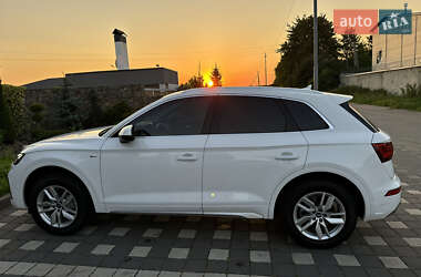 Внедорожник / Кроссовер Audi Q5 2022 в 