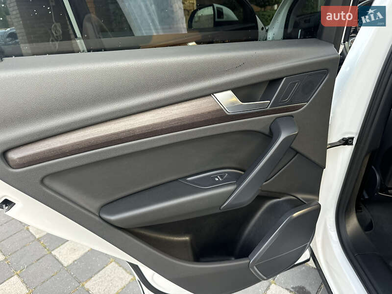 Внедорожник / Кроссовер Audi Q5 2022 в Стрые