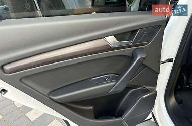 Внедорожник / Кроссовер Audi Q5 2022 в 
