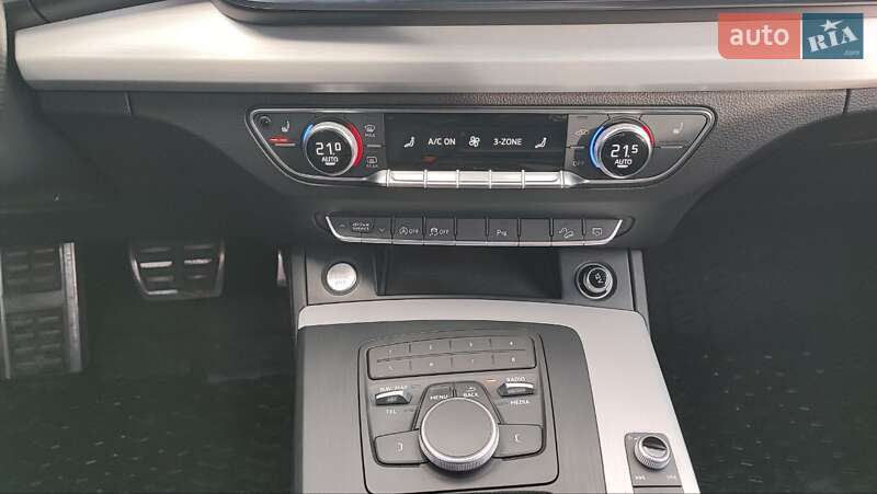 Внедорожник / Кроссовер Audi Q5 2017 в Дрогобыче