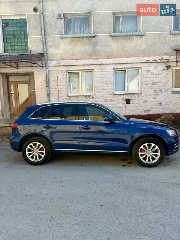 Внедорожник / Кроссовер Audi Q5 2013 в Тернополе