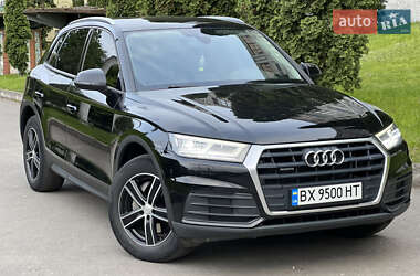 Внедорожник / Кроссовер Audi Q5 2018 в 