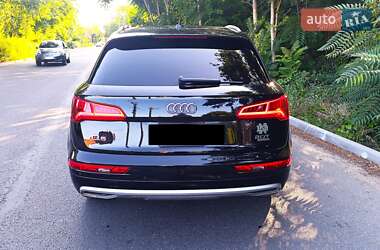 Внедорожник / Кроссовер Audi Q5 2018 в 
