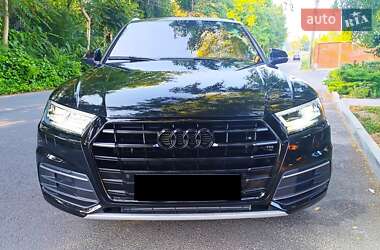 Внедорожник / Кроссовер Audi Q5 2018 в 
