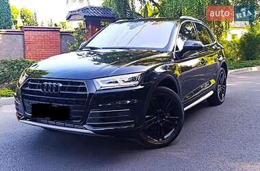Внедорожник / Кроссовер Audi Q5 2018 в 