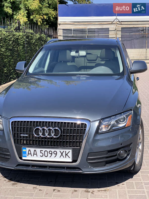 Внедорожник / Кроссовер Audi Q5 2011 в Киеве