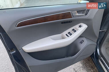 Внедорожник / Кроссовер Audi Q5 2011 в 