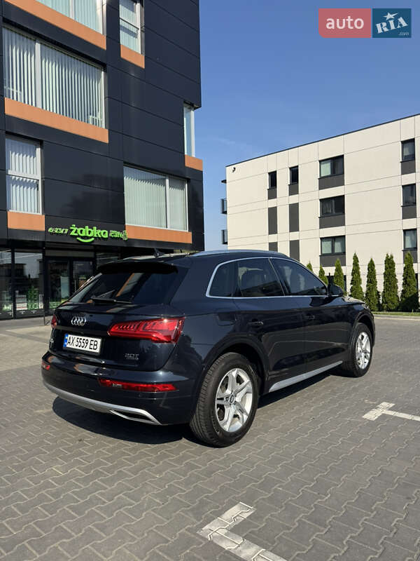 Внедорожник / Кроссовер Audi Q5 2018 в Ужгороде