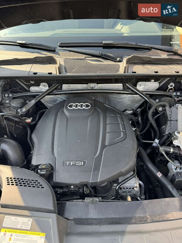 Внедорожник / Кроссовер Audi Q5 2018 в Ужгороде