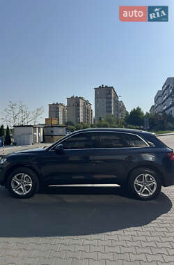 Внедорожник / Кроссовер Audi Q5 2018 в 