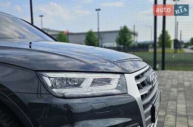 Внедорожник / Кроссовер Audi Q5 2018 в 