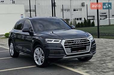 Внедорожник / Кроссовер Audi Q5 2018 в 
