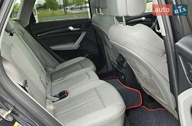 Внедорожник / Кроссовер Audi Q5 2018 в 