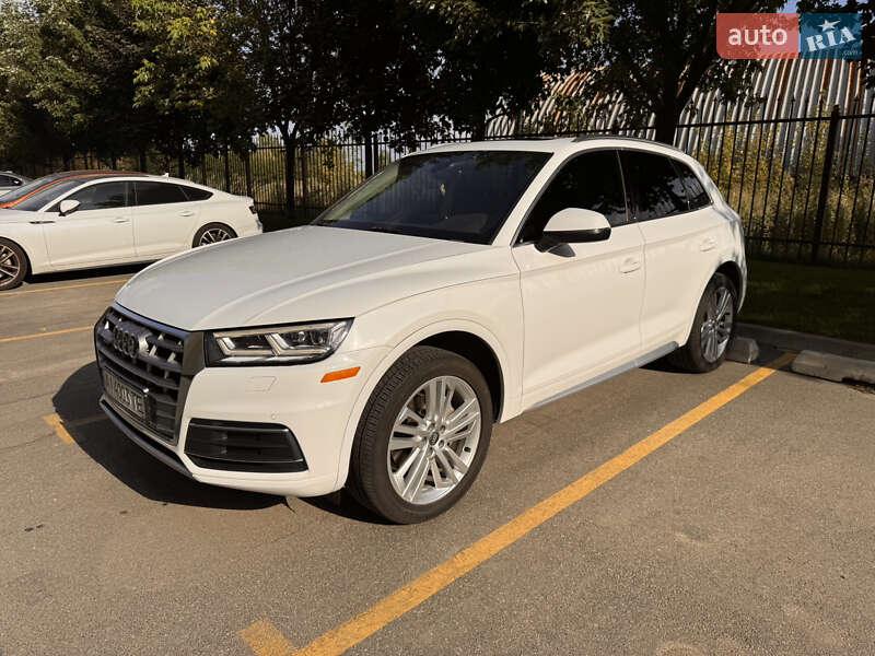 Внедорожник / Кроссовер Audi Q5 2017 в Софиевской Борщаговке