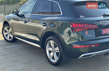 Внедорожник / Кроссовер Audi Q5 2017 в 