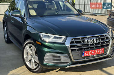 Внедорожник / Кроссовер Audi Q5 2017 в 