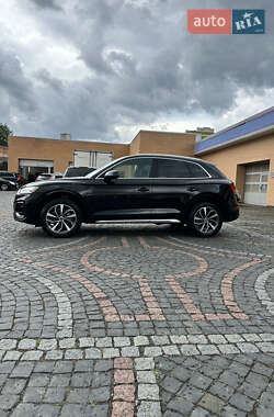 Внедорожник / Кроссовер Audi Q5 2021 в 
