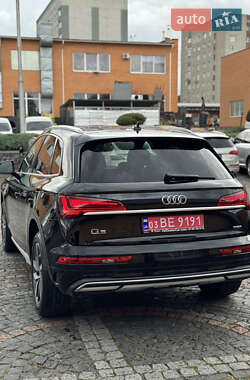 Внедорожник / Кроссовер Audi Q5 2021 в 