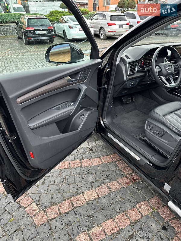 Внедорожник / Кроссовер Audi Q5 2021 в Луцке