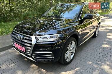 Внедорожник / Кроссовер Audi Q5 2017 в 
