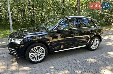 Внедорожник / Кроссовер Audi Q5 2017 в 