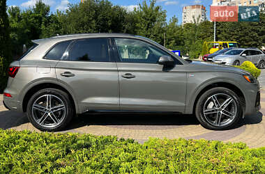 Внедорожник / Кроссовер Audi Q5 2022 в 