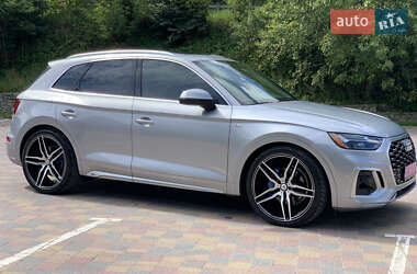 Внедорожник / Кроссовер Audi Q5 2021 в 