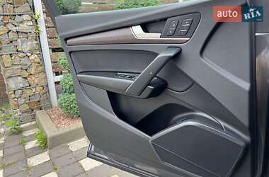 Внедорожник / Кроссовер Audi Q5 2023 в 