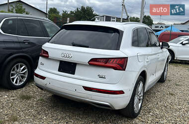 Внедорожник / Кроссовер Audi Q5 2018 в 