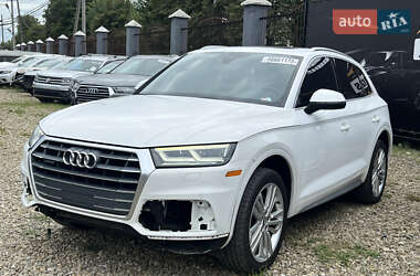 Внедорожник / Кроссовер Audi Q5 2018 в 